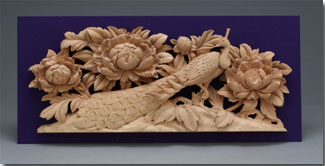 Opera di H.NISHIGUCHI -  pannello in legno intagliato a mano con pavone e fiori