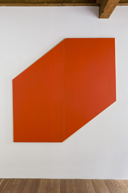 Sean Shanahan, Luisetta, 2018, olio su MDF, 200 x 200 x 3 cm.
