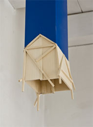 Willy Verginer, "Mediei" 2014 - Installazione 6 elementi, diversi tipi di legno h.124 cm. max- 73 cm. min.
